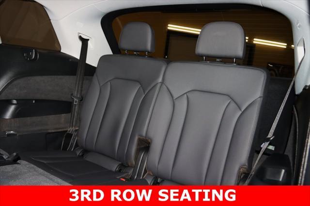 Photo of 2020 Night Black Audi Q7