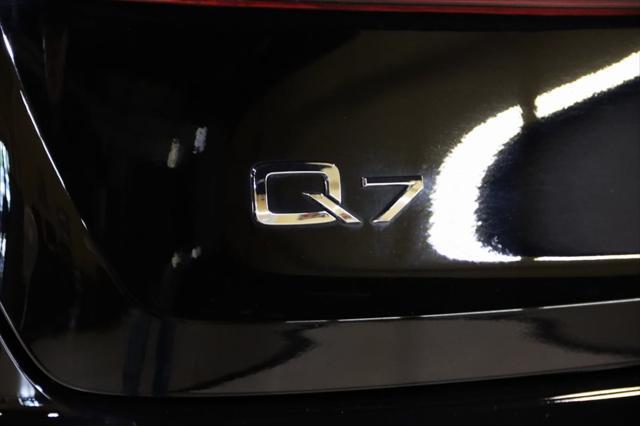 Photo of 2020 Night Black Audi Q7