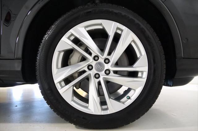Photo of 2020 Night Black Audi Q7