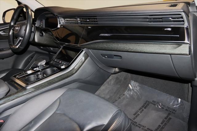 Photo of 2020 Night Black Audi Q7
