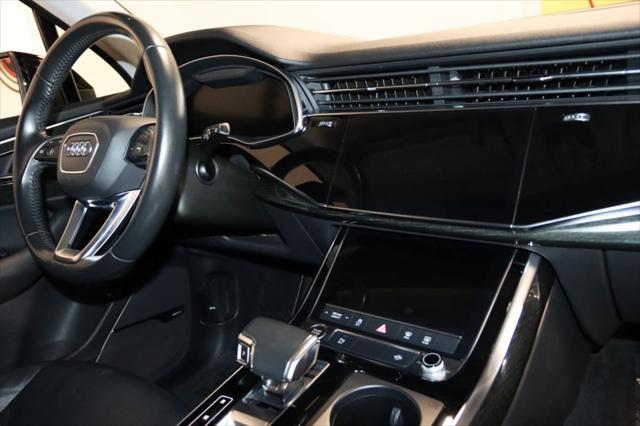 Photo of 2020 Night Black Audi Q7