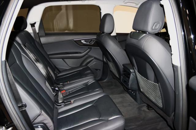 Photo of 2020 Night Black Audi Q7