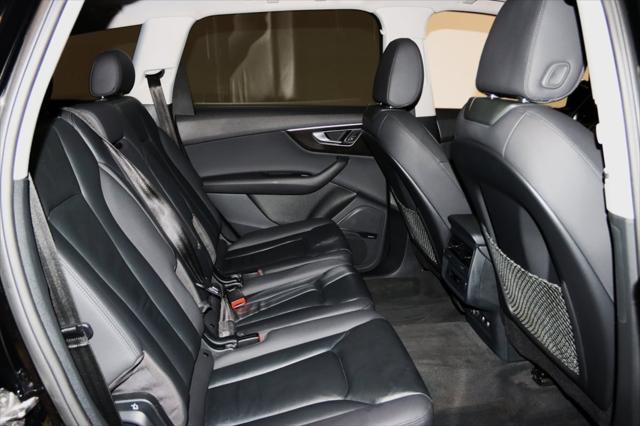 Photo of 2020 Night Black Audi Q7