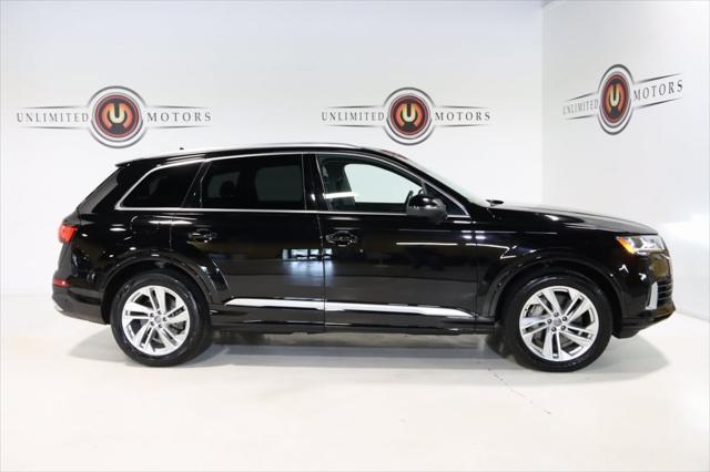 Photo of 2020 Night Black Audi Q7