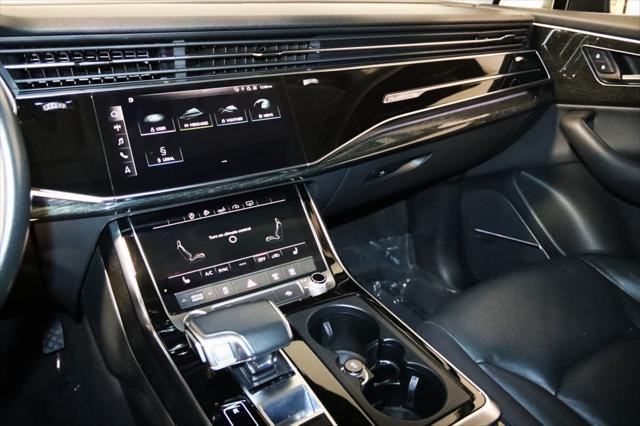 Photo of 2020 Night Black Audi Q7