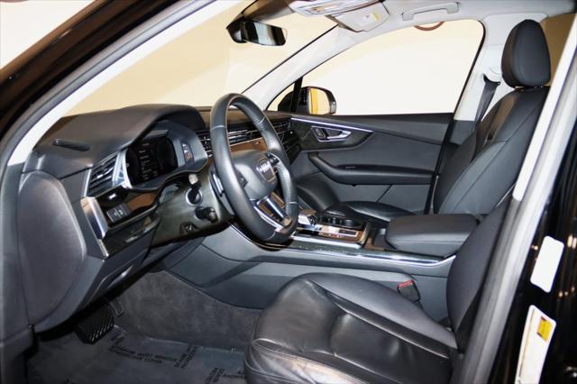 Photo of 2020 Night Black Audi Q7