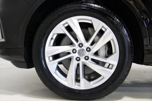 Photo of 2020 Night Black Audi Q7