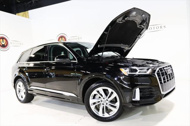 Photo of 2020 Night Black Audi Q7