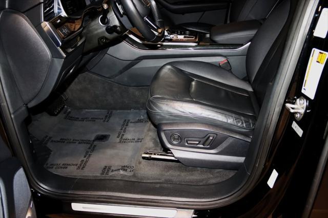Photo of 2020 Night Black Audi Q7