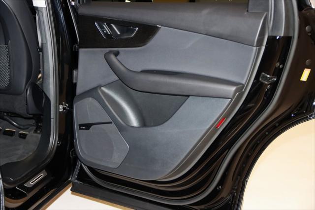 Photo of 2020 Night Black Audi Q7