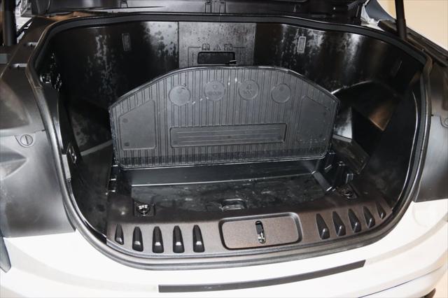 Photo of 2023 Avalanche Ford F-150 Lightning