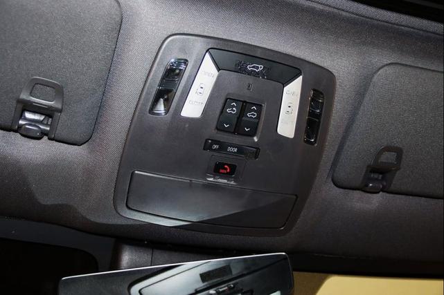 Photo of 2021 Blizzard Pearl Toyota Sienna