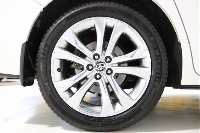 Photo of 2021 Blizzard Pearl Toyota Sienna