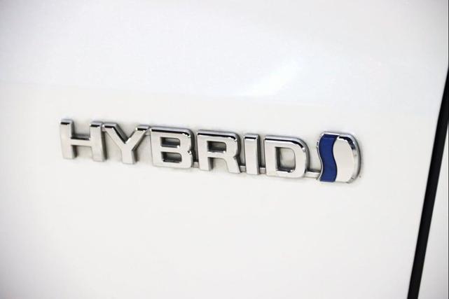 Photo of 2021 Blizzard Pearl Toyota Sienna