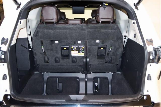 Photo of 2021 Blizzard Pearl Toyota Sienna
