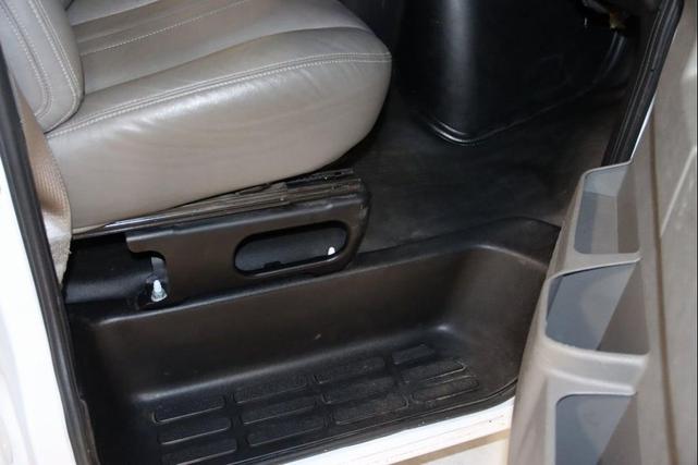 Photo of 2019 Summit White Chevrolet Express 2500