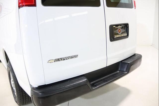 Photo of 2019 Summit White Chevrolet Express 2500