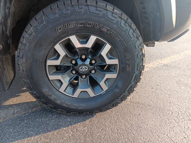 Photo of 2016 Black Toyota Tacoma