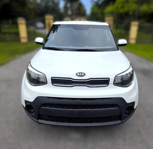Photo of 2018 White Kia Soul