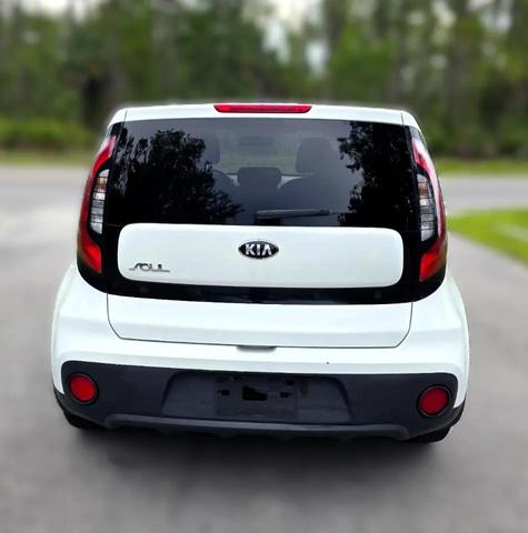 Photo of 2018 White Kia Soul