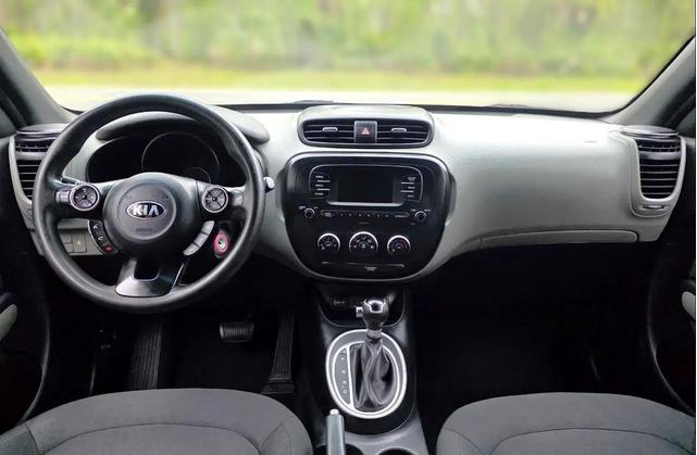 Photo of 2018 White Kia Soul