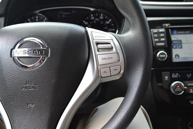 Photo of 2015 GRAY Nissan Rogue