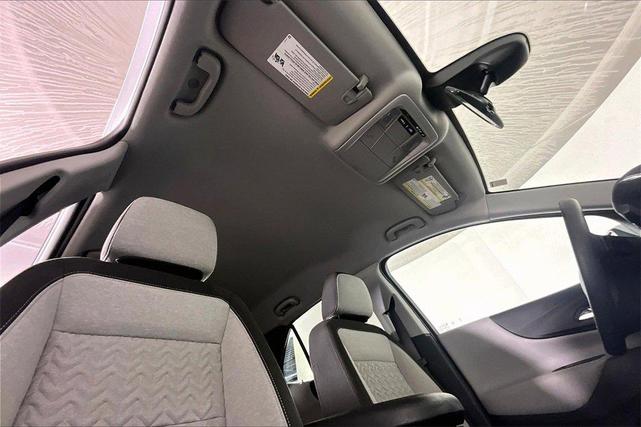 Photo of 2024 Summit White Chevrolet Equinox