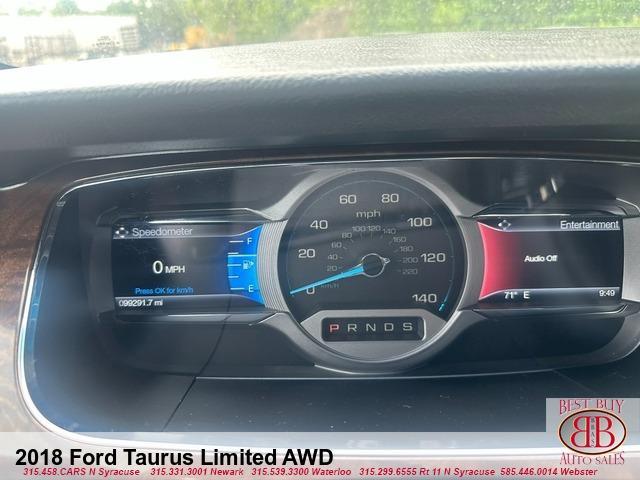 Photo of 2018 White Ford Taurus