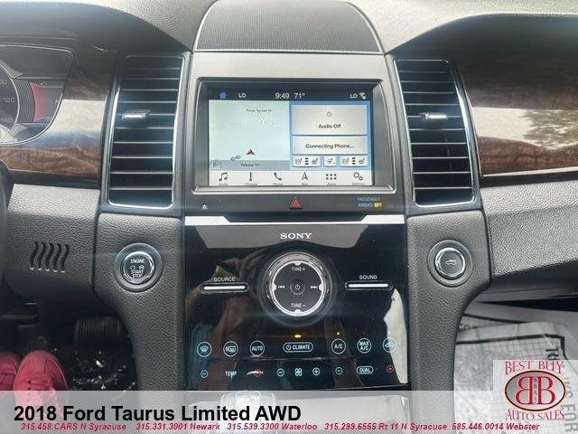 Photo of 2018 White Ford Taurus