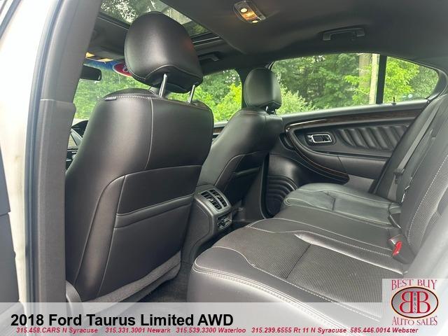Photo of 2018 White Ford Taurus
