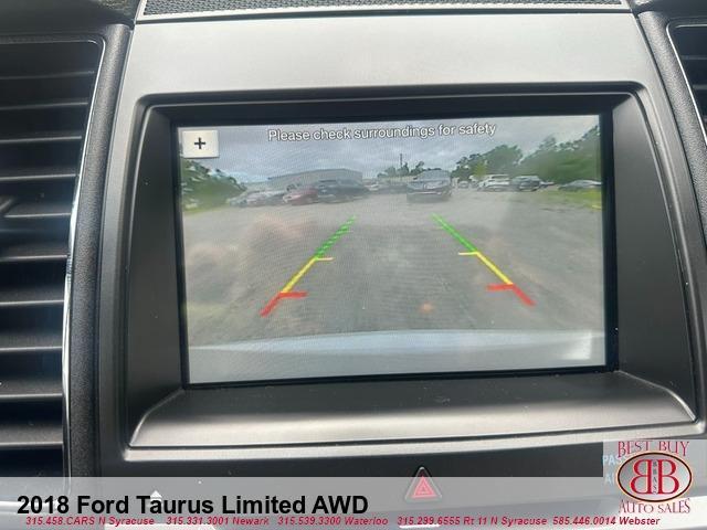 Photo of 2018 White Ford Taurus