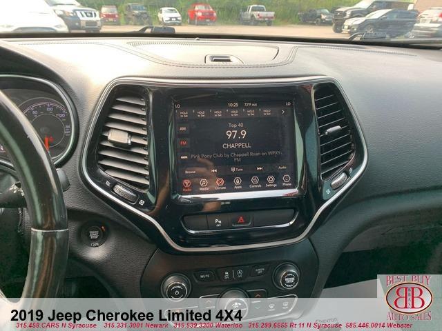 Photo of 2019 Gray Jeep Cherokee