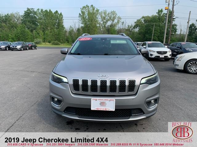 Photo of 2019 Gray Jeep Cherokee