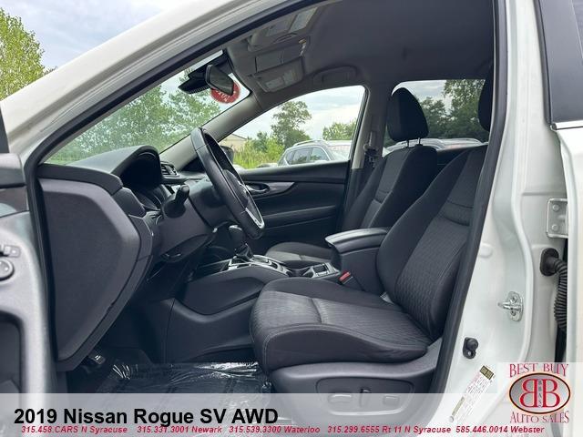 Photo of 2019 White Nissan Rogue