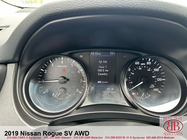 Photo of 2019 White Nissan Rogue