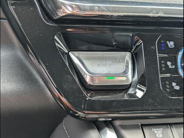 Photo of 2025 White Frost Tricoat GMC Sierra 2500