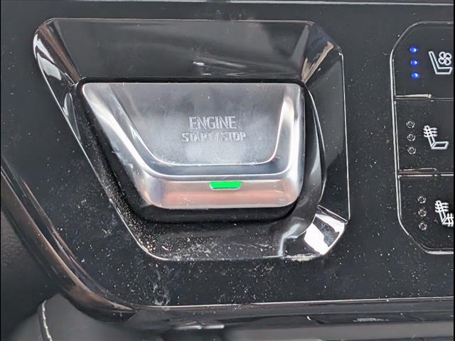 Photo of 2025 White Frost Tricoat GMC Sierra 2500