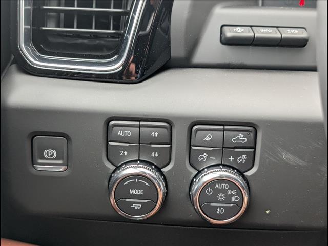 Photo of 2025 White Frost Tricoat GMC Sierra 2500
