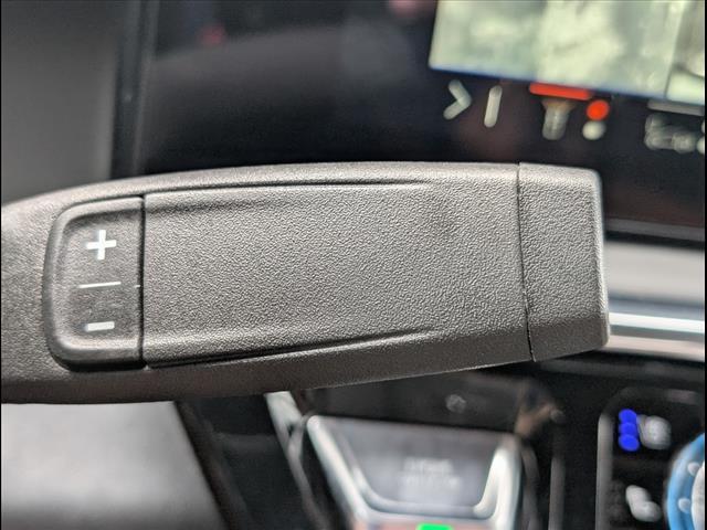 Photo of 2025 White Frost Tricoat GMC Sierra 2500