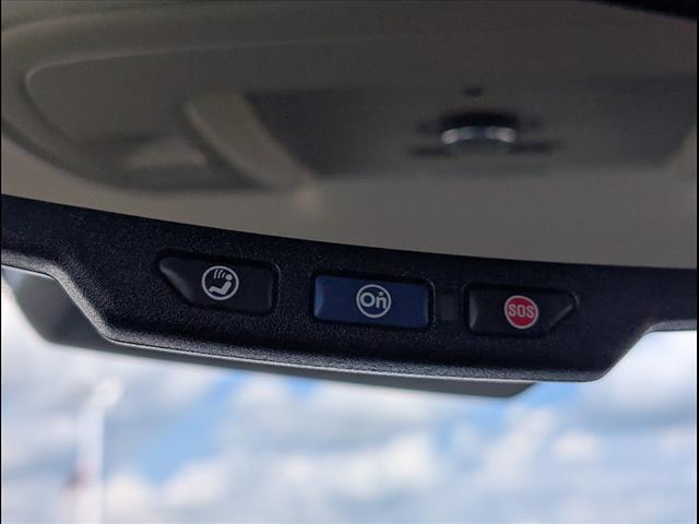 Photo of 2015 Summit White Gaz GMC Yukon