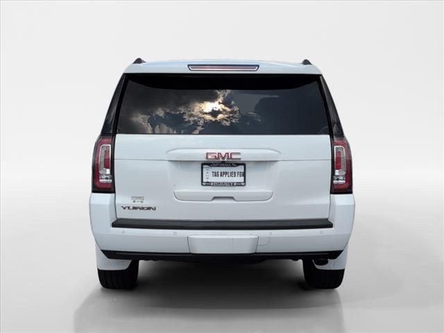 Photo of 2015 Summit White Gaz GMC Yukon