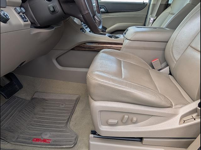 Photo of 2015 Summit White Gaz GMC Yukon