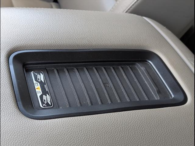Photo of 2015 Summit White Gaz GMC Yukon
