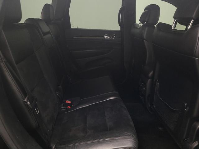 Photo of 2018 Diamond Black Crystal Pearlcoat Jeep Grand Cherokee