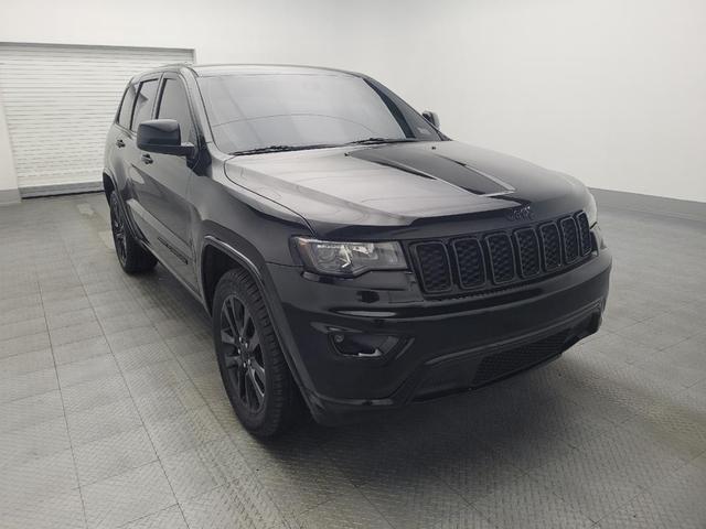 Photo of 2018 Diamond Black Crystal Pearlcoat Jeep Grand Cherokee