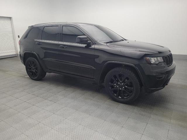 Photo of 2018 Diamond Black Crystal Pearlcoat Jeep Grand Cherokee