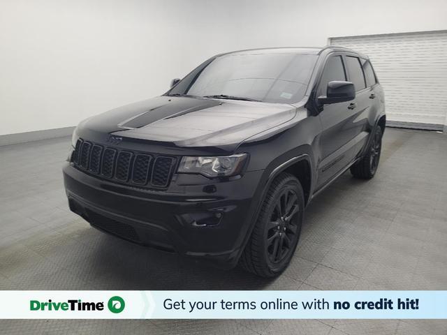Photo of 2018 Diamond Black Crystal Pearlcoat Jeep Grand Cherokee