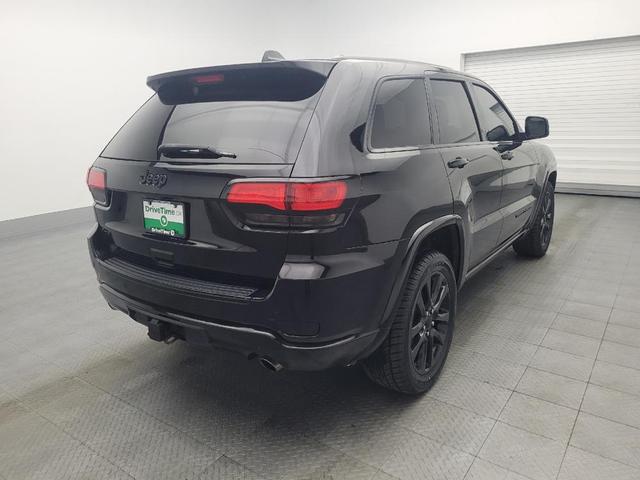 Photo of 2018 Diamond Black Crystal Pearlcoat Jeep Grand Cherokee