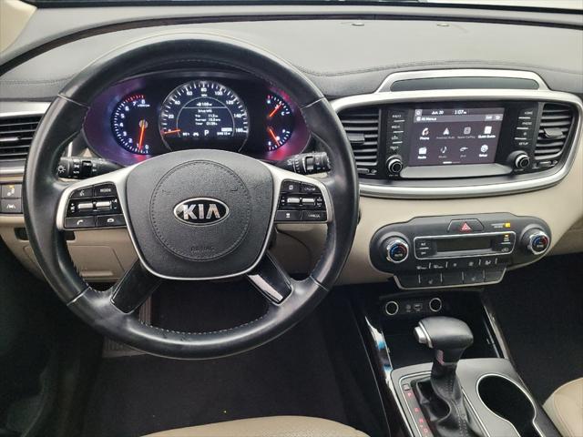 Photo of 2020 Ebony Black Kia Sorento