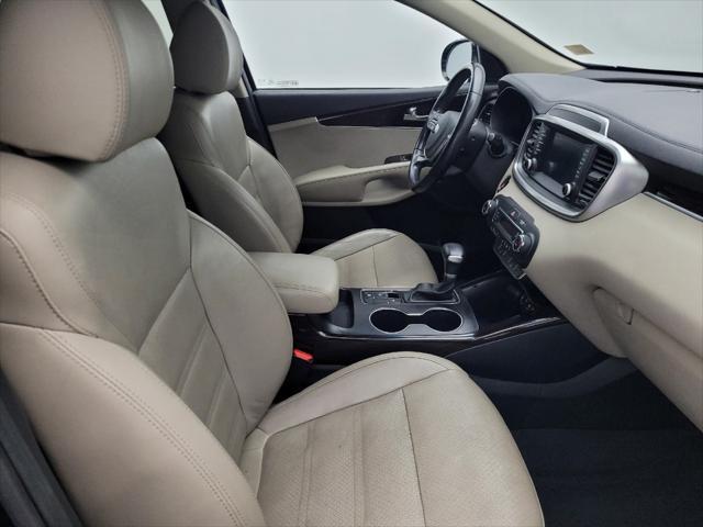 Photo of 2020 Ebony Black Kia Sorento